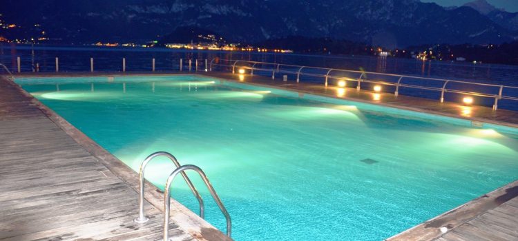 Piscine en bois : entre esthétique et durabilité !